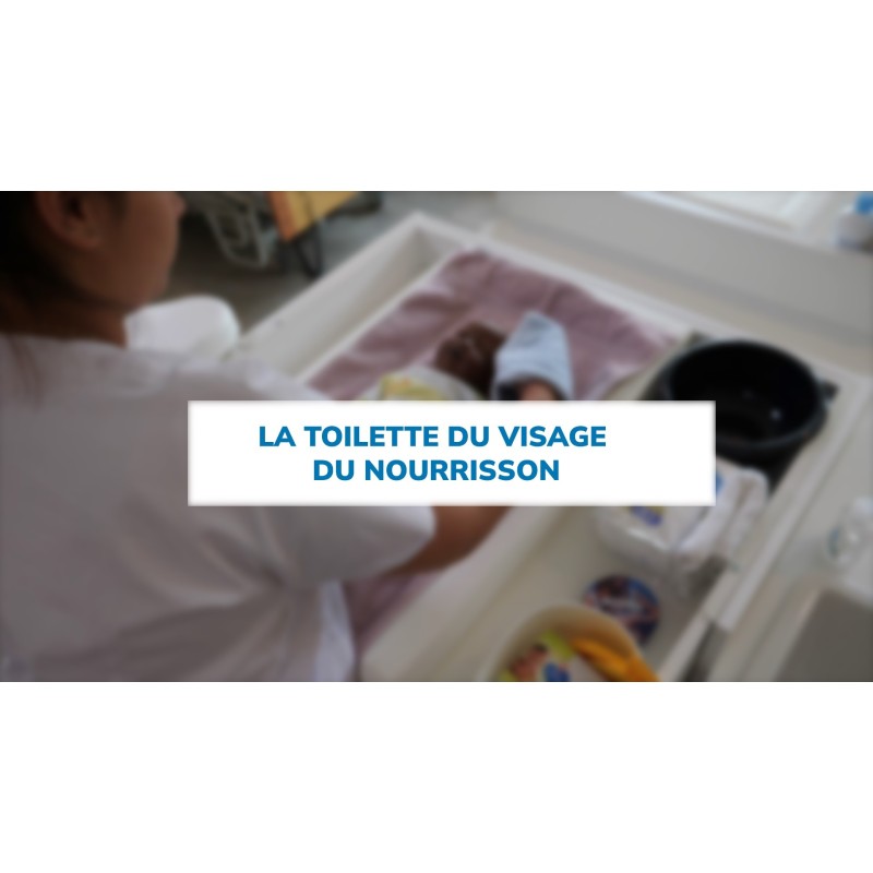 La toilette du visage du nourrisson La toilette du visage du nourrisson